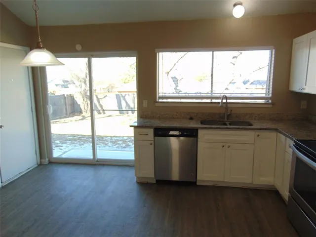 $1,600 | 2809 Spiceberry Lane, Mesquite, TX 75149