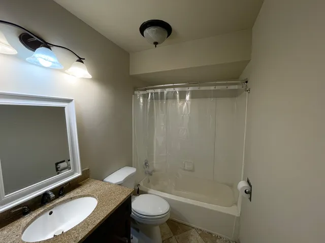 $159,000 | 19360 Wolf Road, Unit 8, Mokena, IL 60448