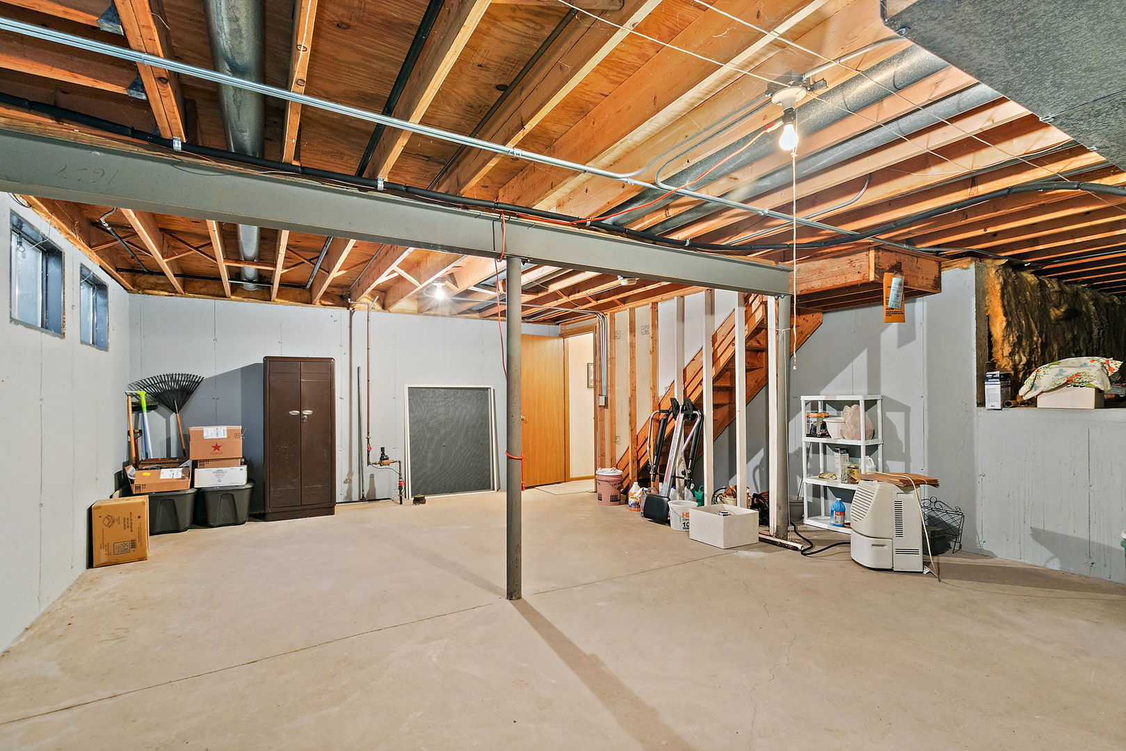 682 Alice Place, Unit 682 Elgin, IL 60123 - Photo 15 of 18 a view of a room with gym equipment