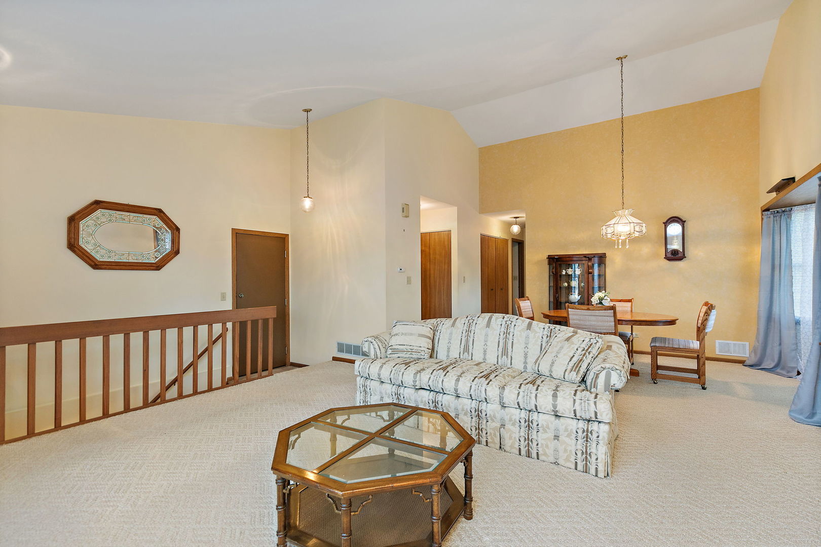 682 Alice Place, Unit 682 Elgin, IL 60123 - Photo 4 of 18 a living room with furniture a table and chairs