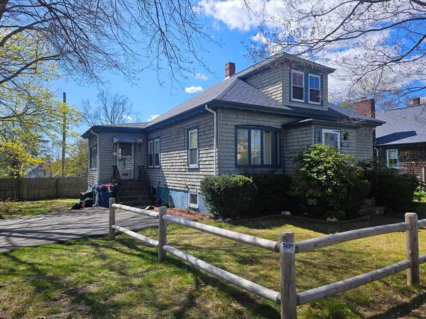 $2,700 | 1421 Morton Avenue, New Bedford, MA 02745
