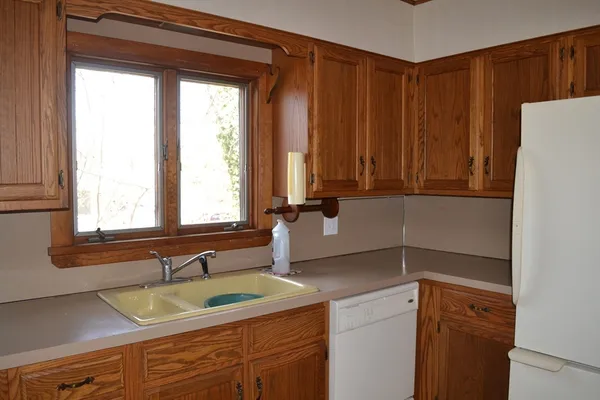 $2,700 | 1421 Morton Avenue, New Bedford, MA 02745