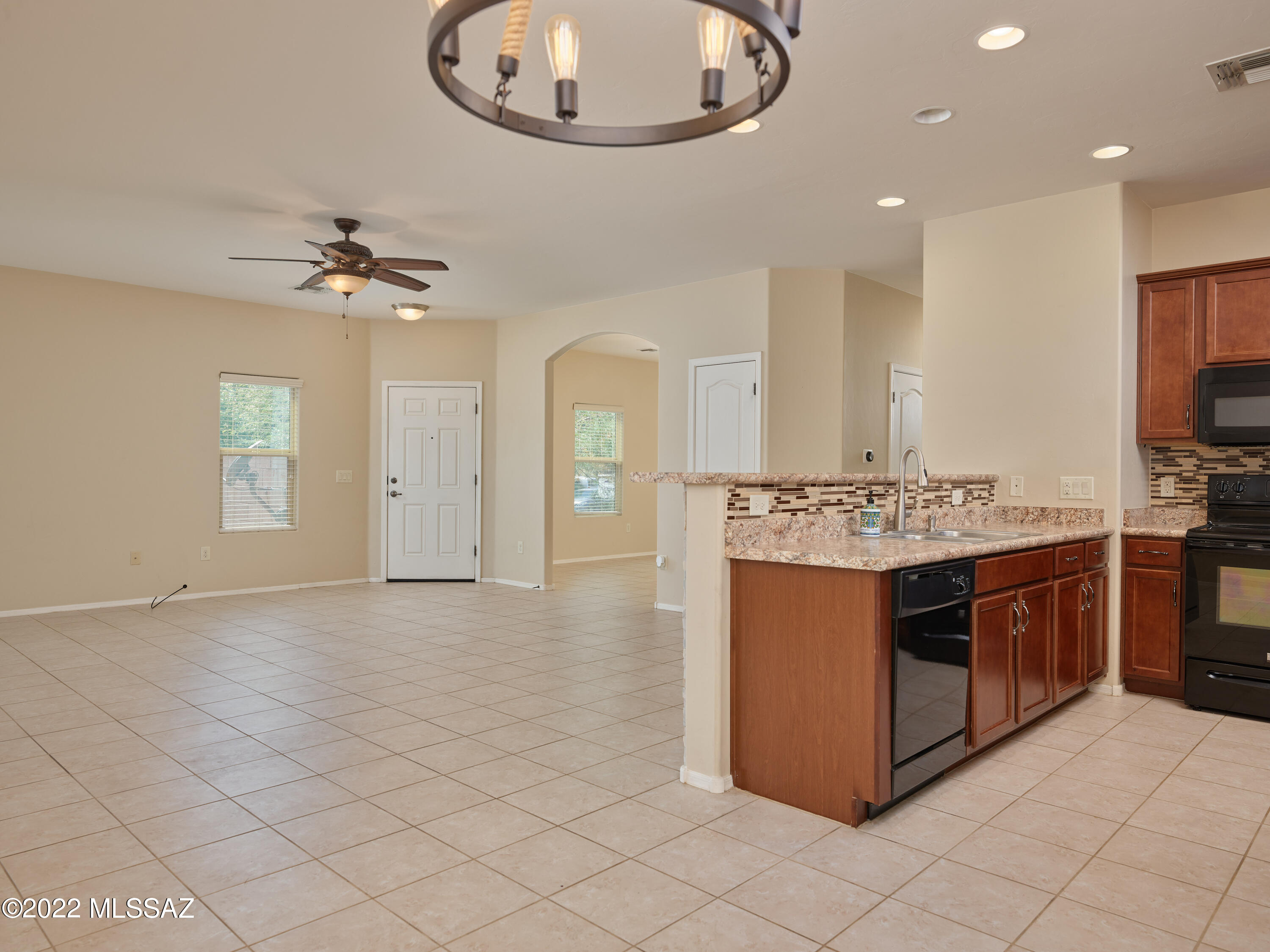 8742 North Norway Spruce Road Tucson, AZ 85743 - Photo 6 of 18