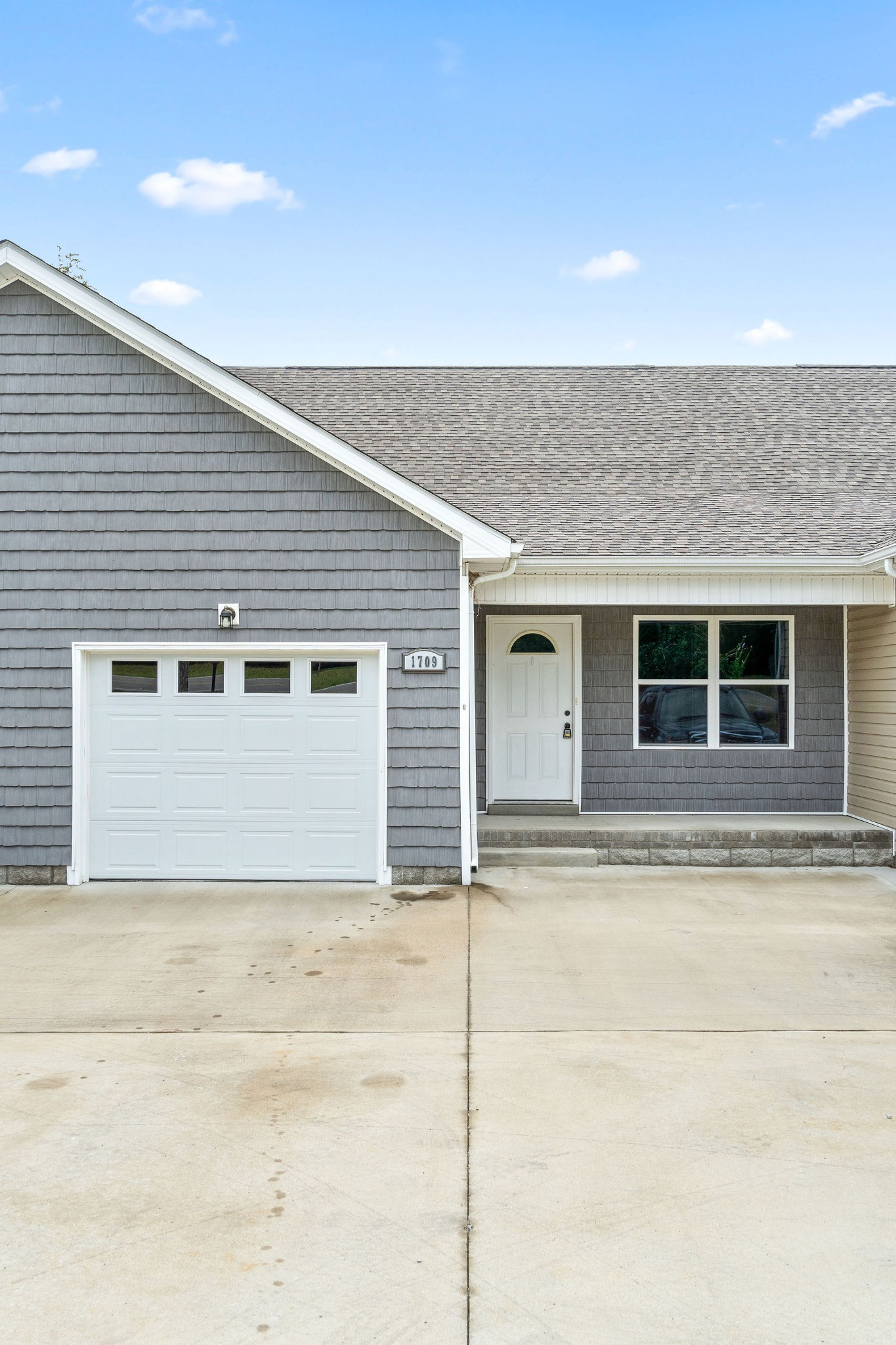 1709 Evans Road, Unit B Clarksville, TN 37042 - Photo 2 of 24 a front view of a house