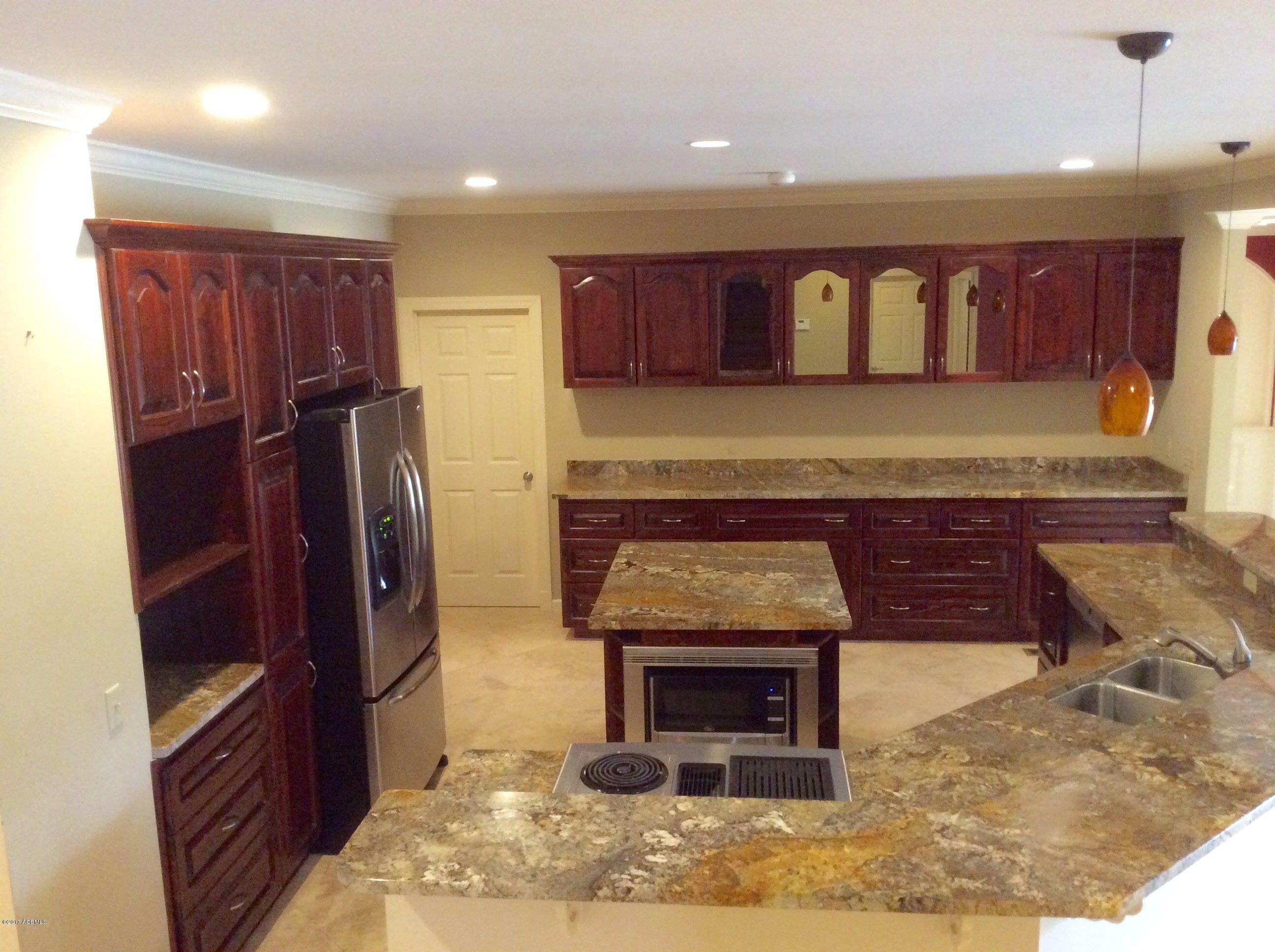 410 Seaside Road St. Helena Island, SC 29920 - Photo 4 of 19 Kitchen