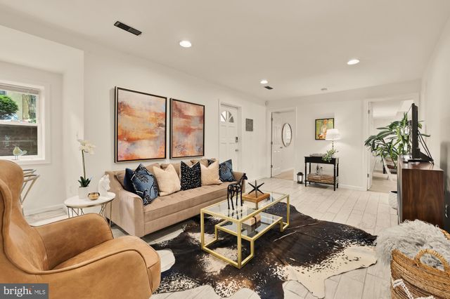 $1,750,000 | 100 W Street Northwest, Washington, DC 20001