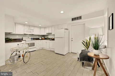 $1,750,000 | 100 W Street Northwest, Washington, DC 20001