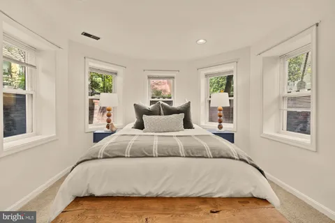 $1,750,000 | 100 W Street Northwest, Washington, DC 20001