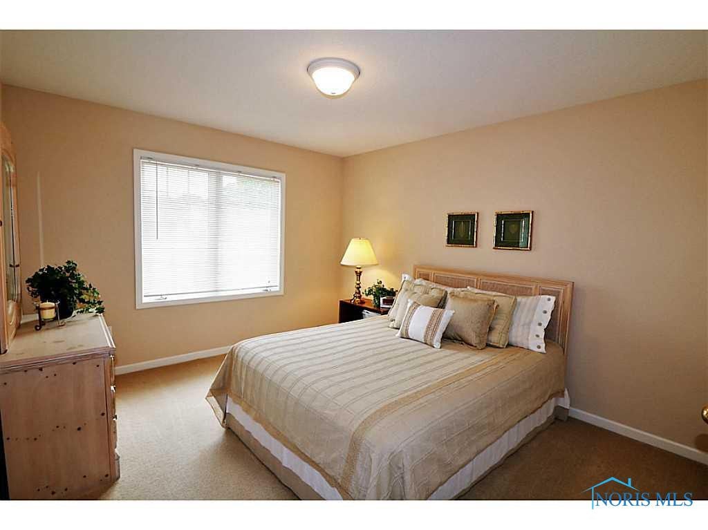 2549 Spruce Loop Road Sylvania, OH 43560 - Photo 12 of 19 Bedroom.