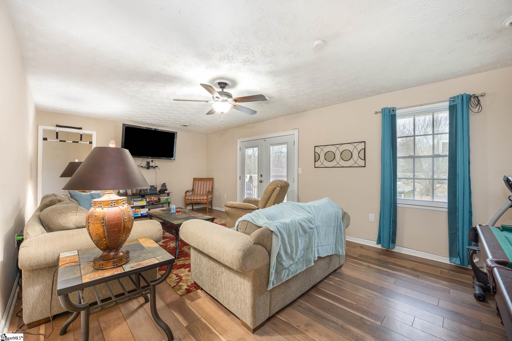 204 Park Road Belton, SC 29627 - Photo 4 of 36