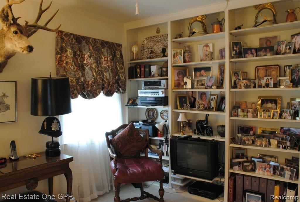 61 Handy Road Grosse Pointe, MI 48236 - Photo 15 of 26 DSC_5513.jpg
