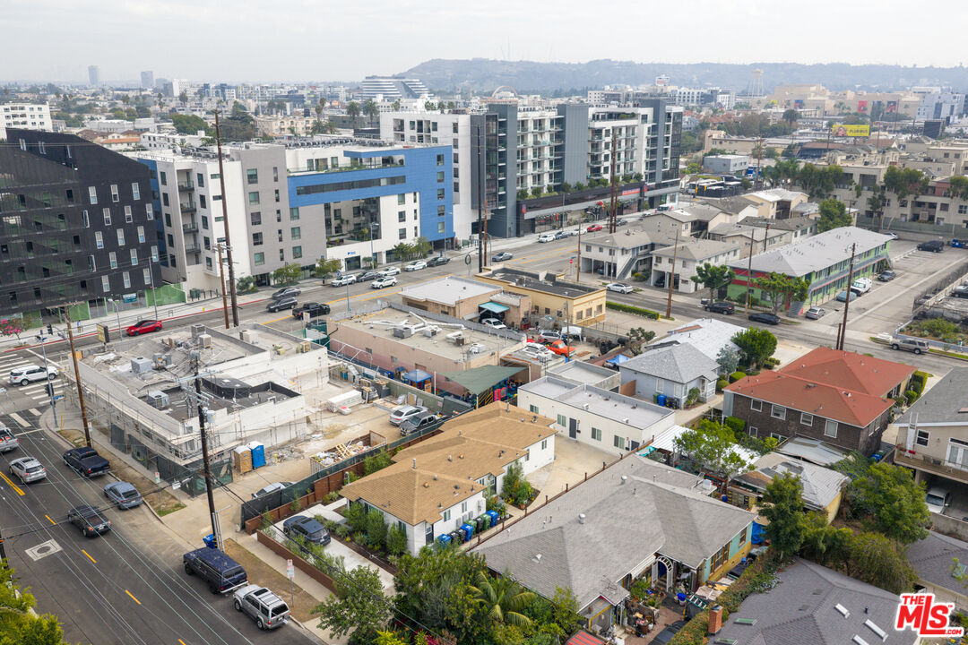 10720 Charnock Road Los Angeles, CA 90034 - Photo 15 of 33 a picture of city view