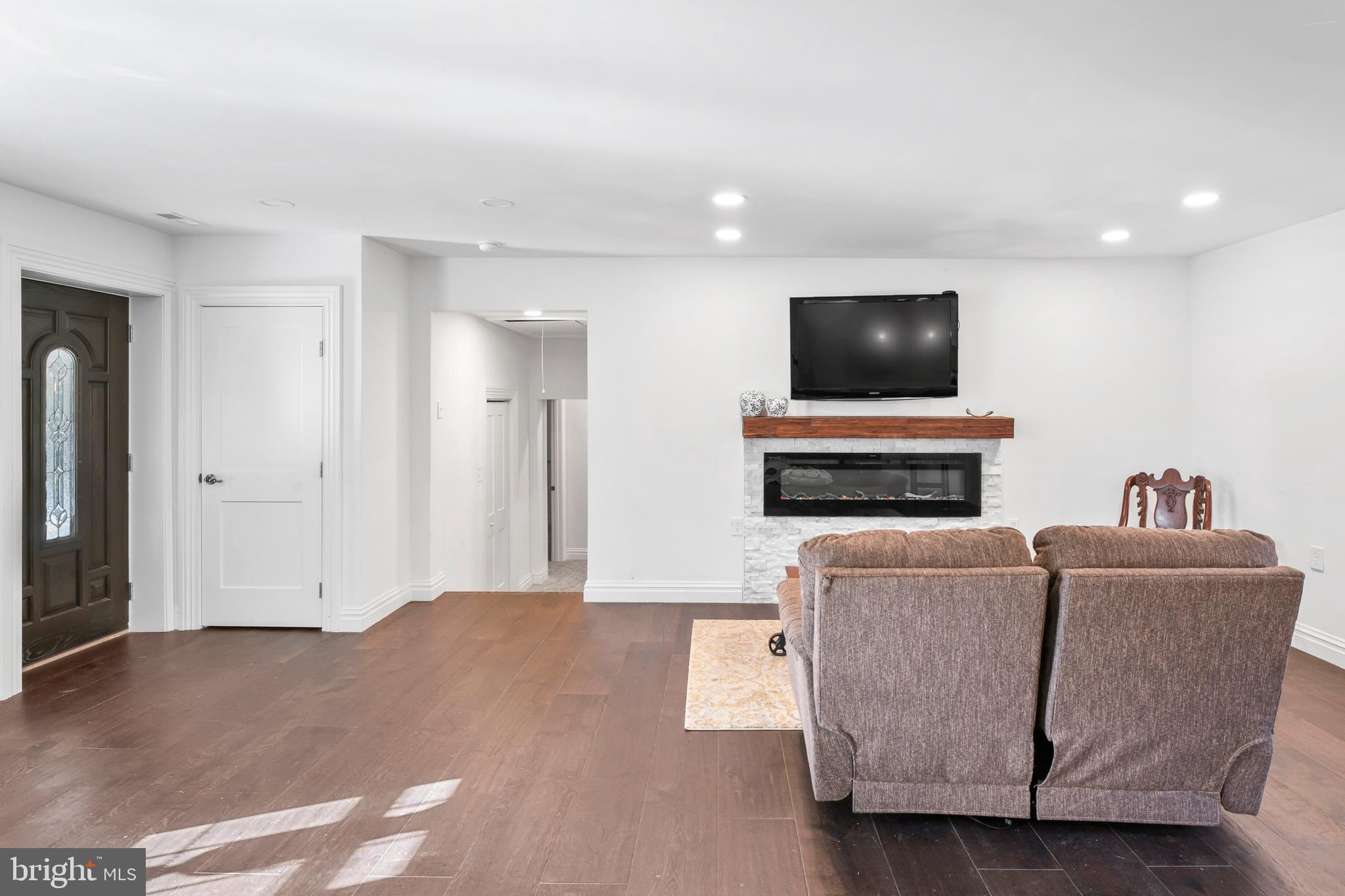 367 Hartford Road Mount Laurel, NJ 08054 - Photo 7 of 35