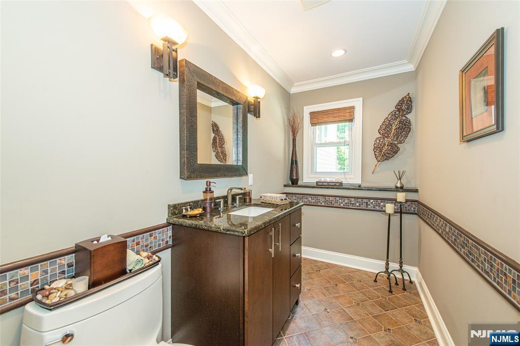 18 Teak Road Wayne, NJ 07470 - Photo 12 of 28
