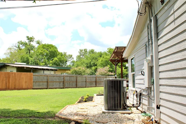 $299,900 | 528 Prairie Street, Columbus, TX 78934