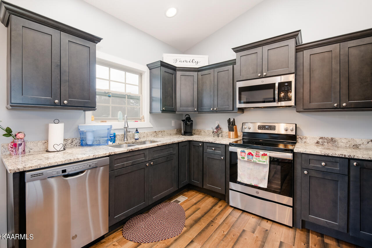 415 Temple Road Maryville, TN 37804 - Photo 9 of 25 415 Temple Rd, Walland, TN 37886-7