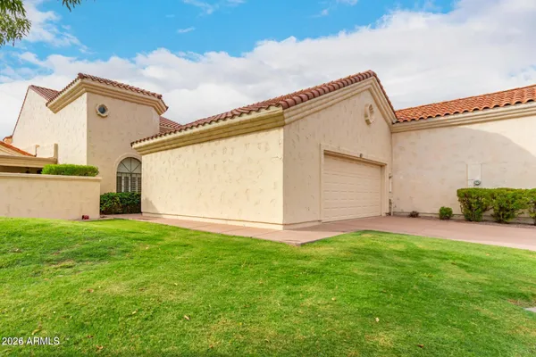 $810,000 | 1700 East Lakeside Drive, Unit 63, Gilbert, AZ 85234