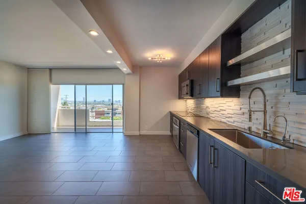 $765,000 | 1131 Alta Loma Road, Unit 207, West Hollywood, CA 90069