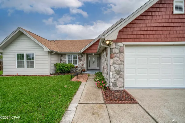 $2,000 | 305 South Star Avenue, Panama City, FL 32404