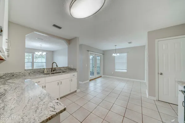 $2,000 | 305 South Star Avenue, Panama City, FL 32404