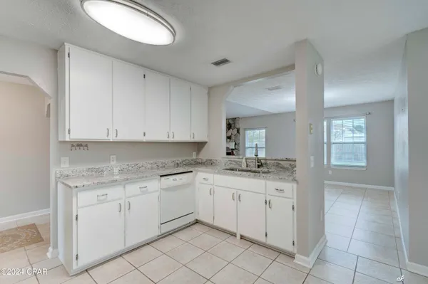 $2,000 | 305 South Star Avenue, Panama City, FL 32404