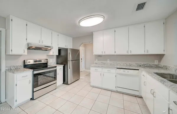 $2,000 | 305 South Star Avenue, Panama City, FL 32404