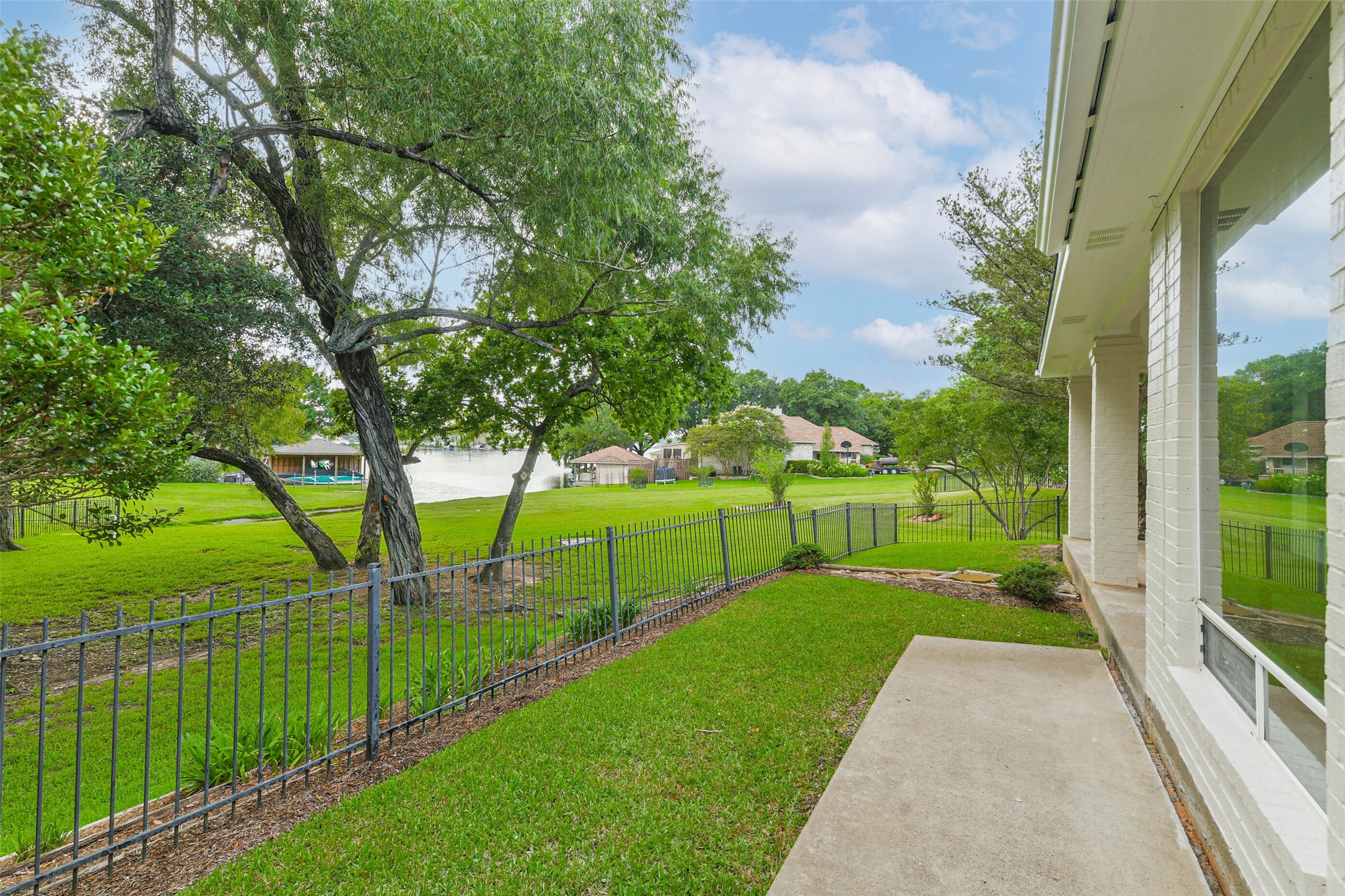 103 Forest Court Conroe, TX 77356 - Photo 36 of 40