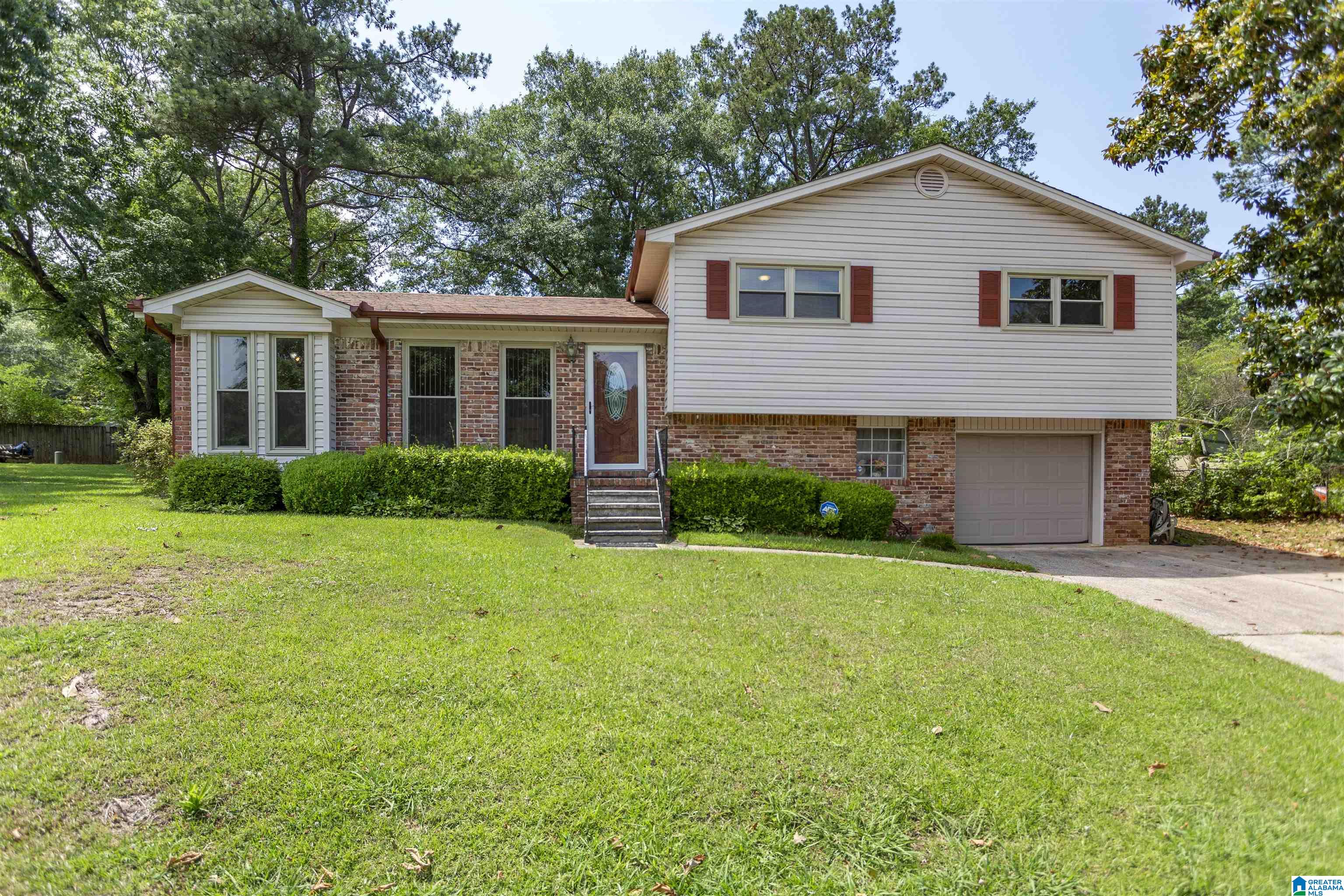112 Reach Circle Alabaster, AL 35007 - Photo 3 of 47