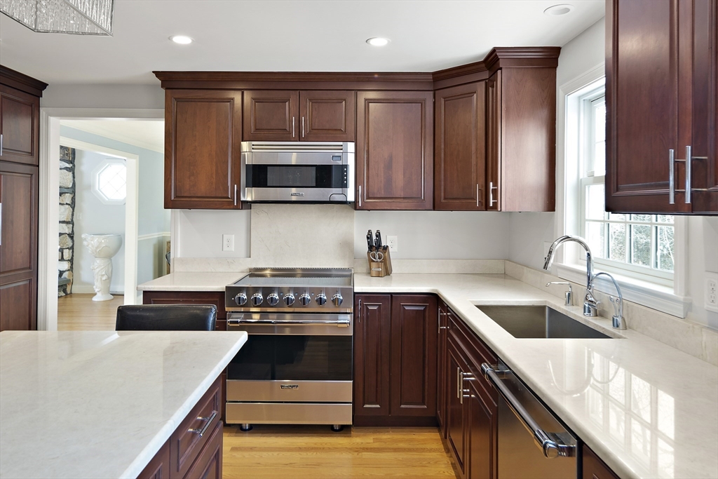 4 Olde Lyme Road Winchester, MA 01890 - Photo 5 of 25 Gallery Image 5