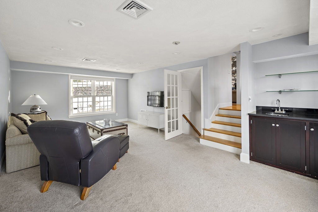 4 Olde Lyme Road Winchester, MA 01890 - Photo 8 of 25 Gallery Image 8