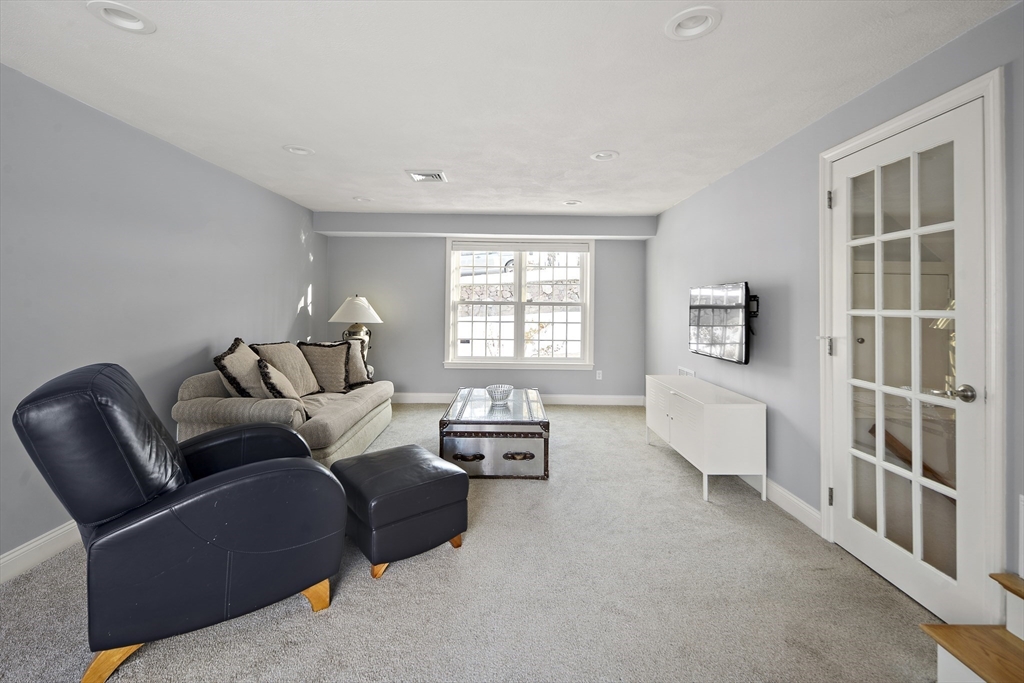 4 Olde Lyme Road Winchester, MA 01890 - Photo 9 of 25 Gallery Image 9
