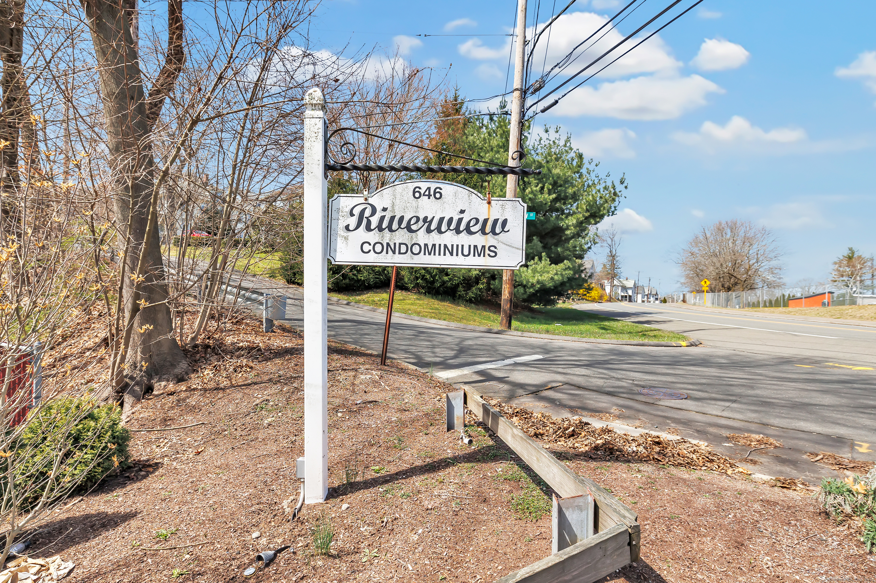 646 Howe Avenue, Unit 19 Shelton, CT 06484 - Photo 1 of 1