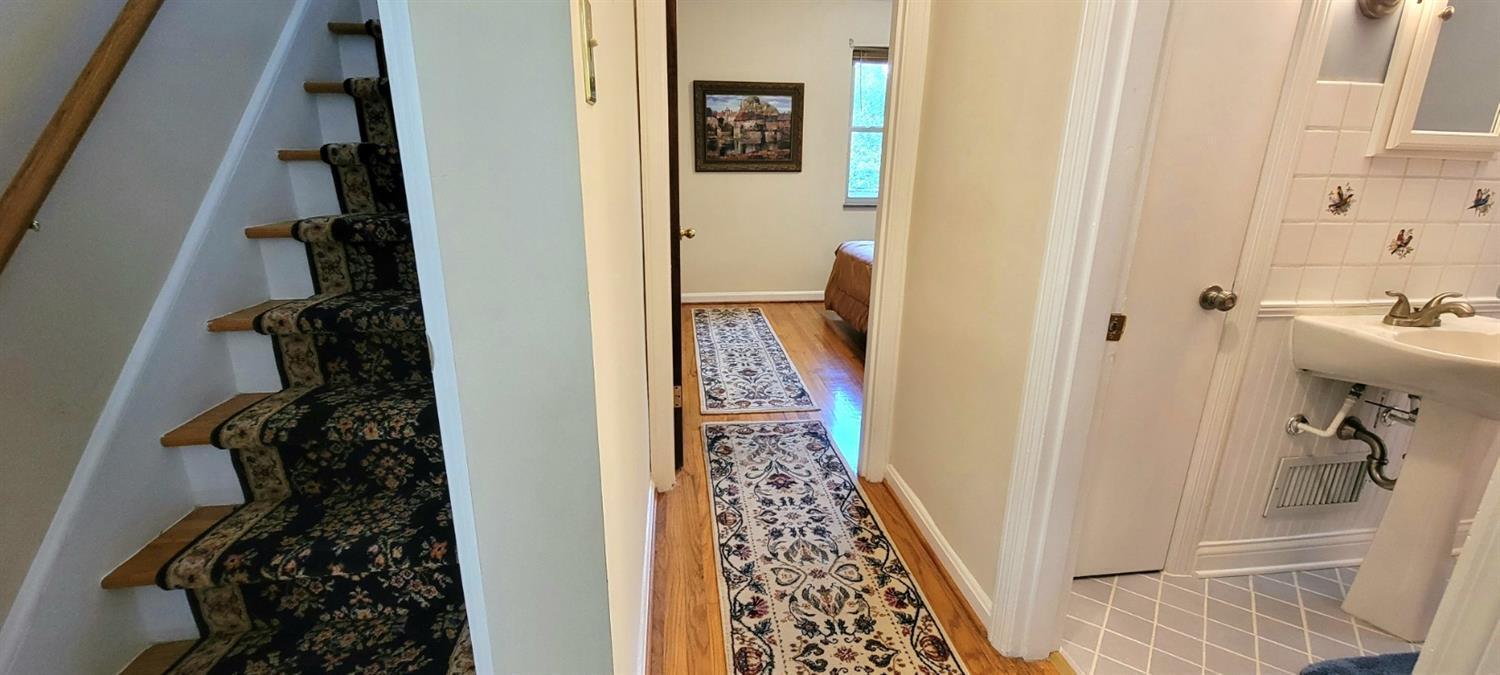 1512 Hunt Road Reading, OH 45215 - Photo 17 of 36