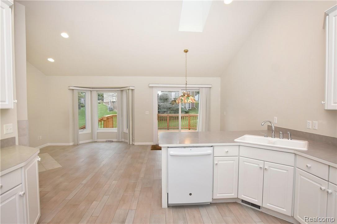 3375 Henley Court Rochester, MI 48309 - Photo 6 of 31 3375 Henley Ct_06.JPG