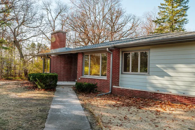 $549,000 | 9710 304th Avenue, Salem Lakes, WI 53105