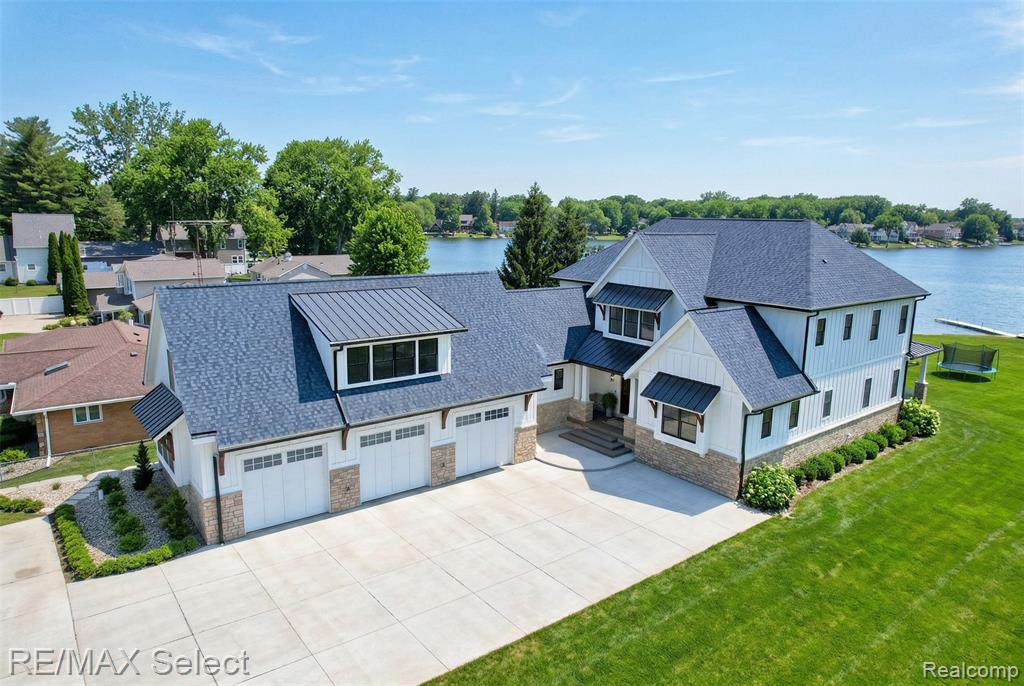2208 Grove Park Road Fenton, MI 48430 - Photo 1 of 73