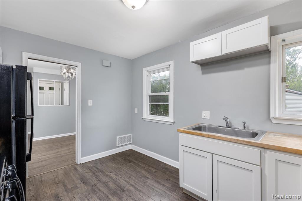 335 Longfellow Inkster, MI 48141 - Photo 17 of 23