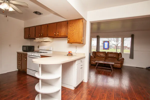 $189,900 | 1114 East Lafayette Street, Bloomington, IL 61701