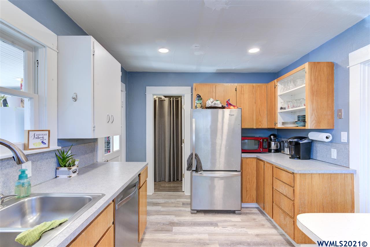 525 Southwest Cherry Street Dallas, OR 97338 - Photo 17 of 25