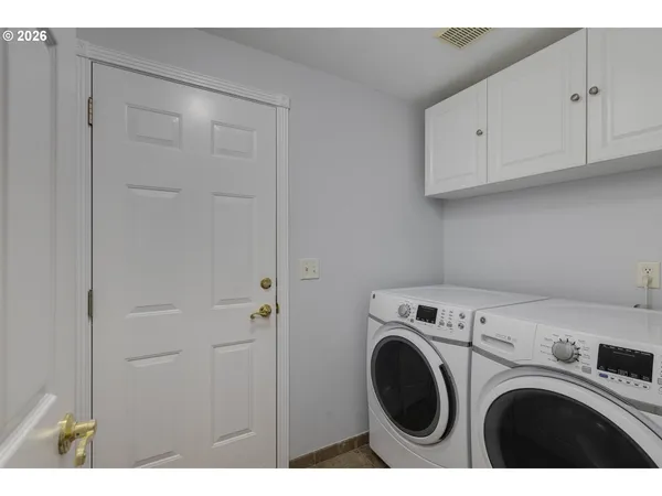 $564,500 | 3205 Southeast Hampton Loop, Troutdale, OR 97060