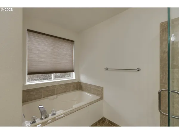 $564,500 | 3205 Southeast Hampton Loop, Troutdale, OR 97060