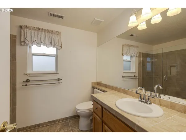 $564,500 | 3205 Southeast Hampton Loop, Troutdale, OR 97060