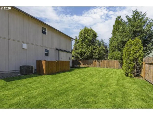 $564,500 | 3205 Southeast Hampton Loop, Troutdale, OR 97060
