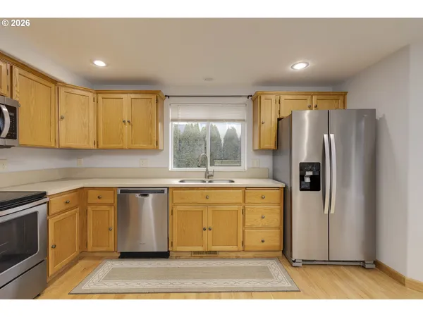 $564,500 | 3205 Southeast Hampton Loop, Troutdale, OR 97060