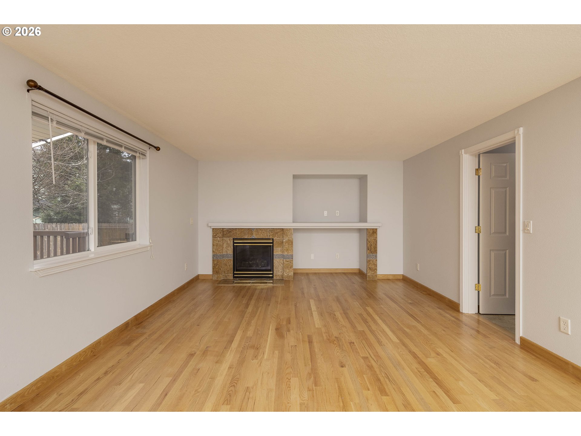 3205 Southeast Hampton Loop Troutdale, OR 97060 - Photo 9 of 33