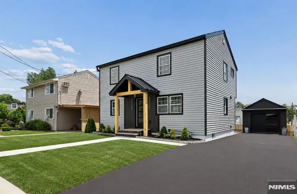 $885,000 | 8 Annette Terrace, Lodi, NJ 07644