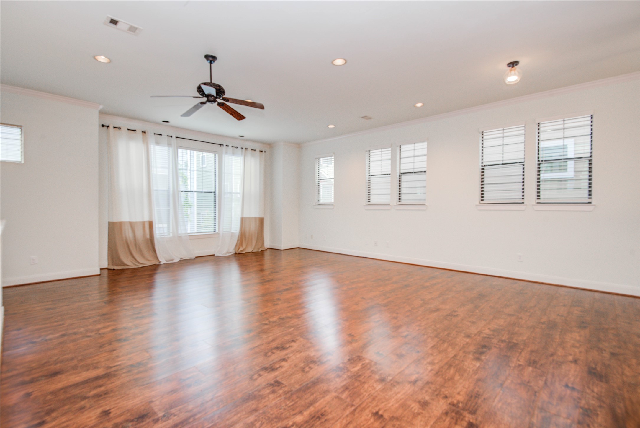 2414 Charleston Street, Unit B Houston, TX 77021 - Photo 19 of 37 Gallery Image 19