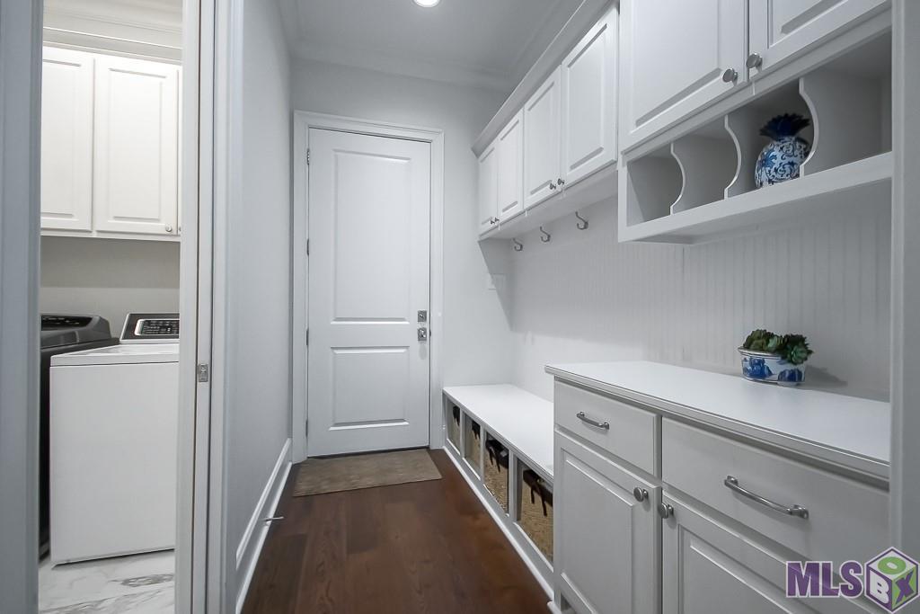 3921 Craftsman Lane Baton Rouge, LA 70809 - Photo 15 of 29 Mudroom