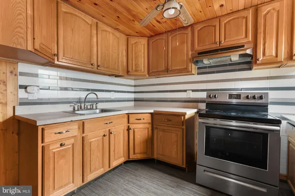 $130,000 | 312 West Ridge Street, Lansford, PA 18232