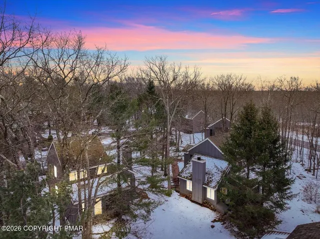 $269,000 | 144 Telemark Lake, Lake Harmony, PA 18624